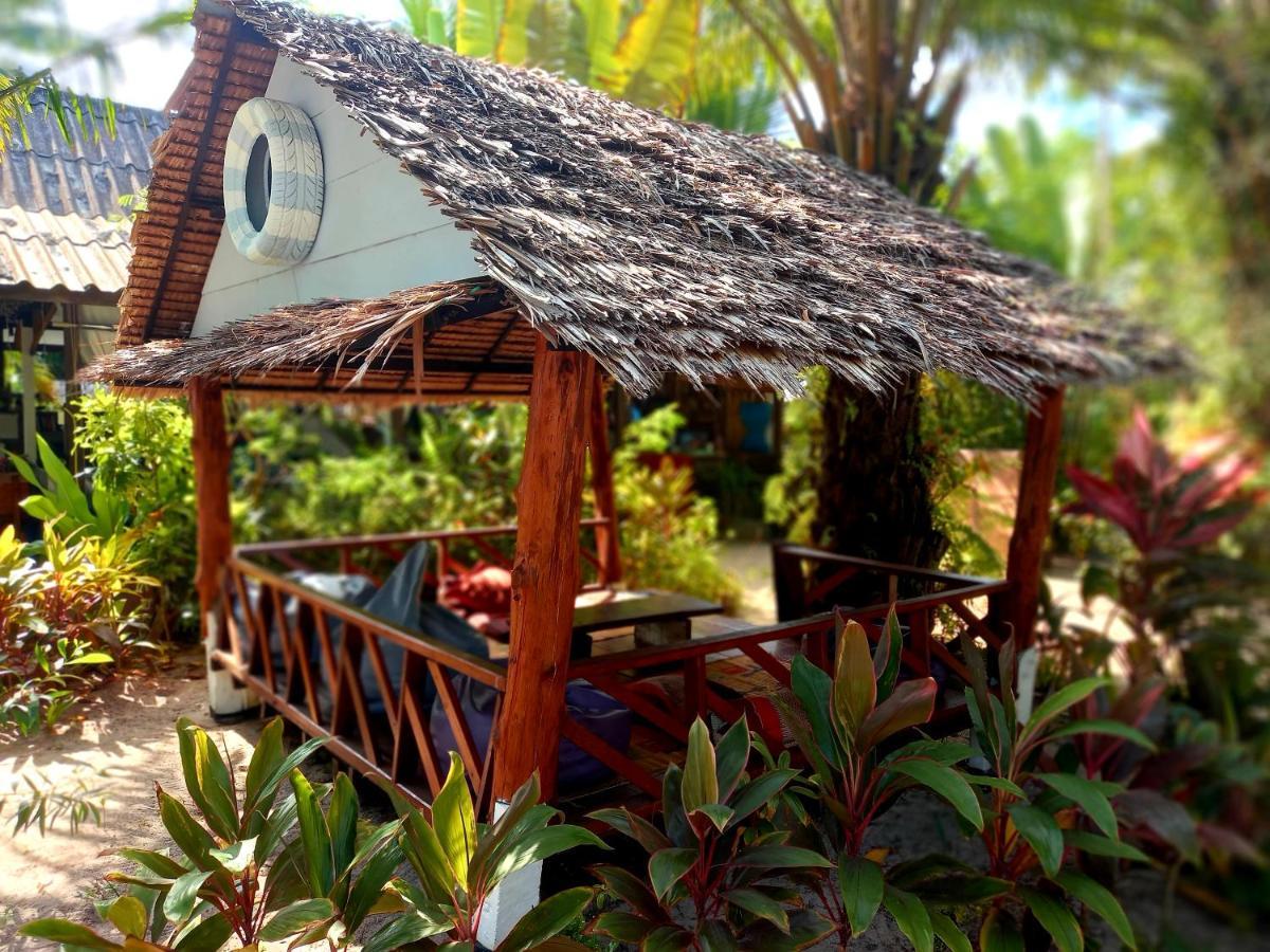 Sabai Sabai Beach Bungalows Koh Phayam Exterior foto