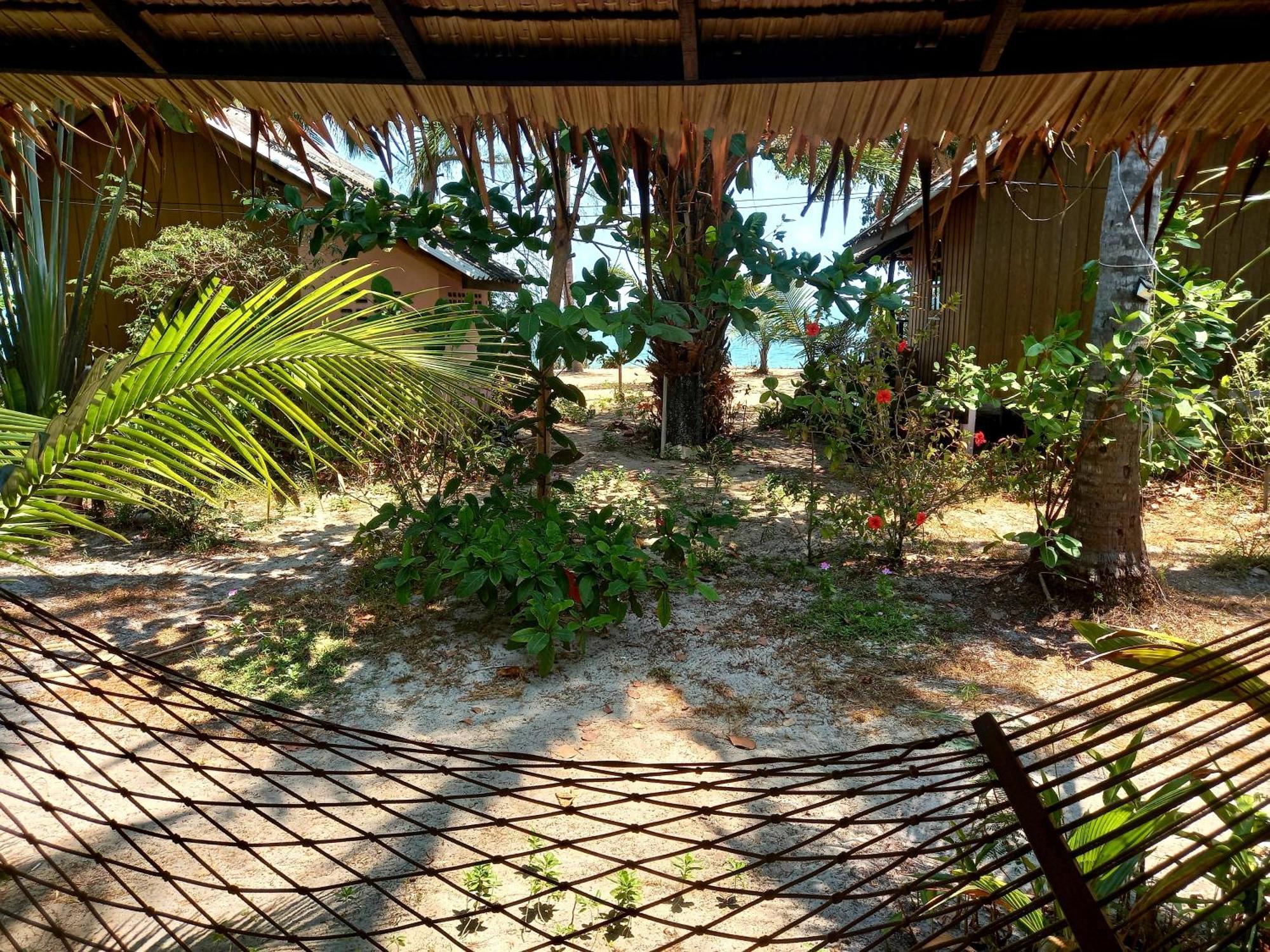 Sabai Sabai Beach Bungalows Koh Phayam Habitación foto