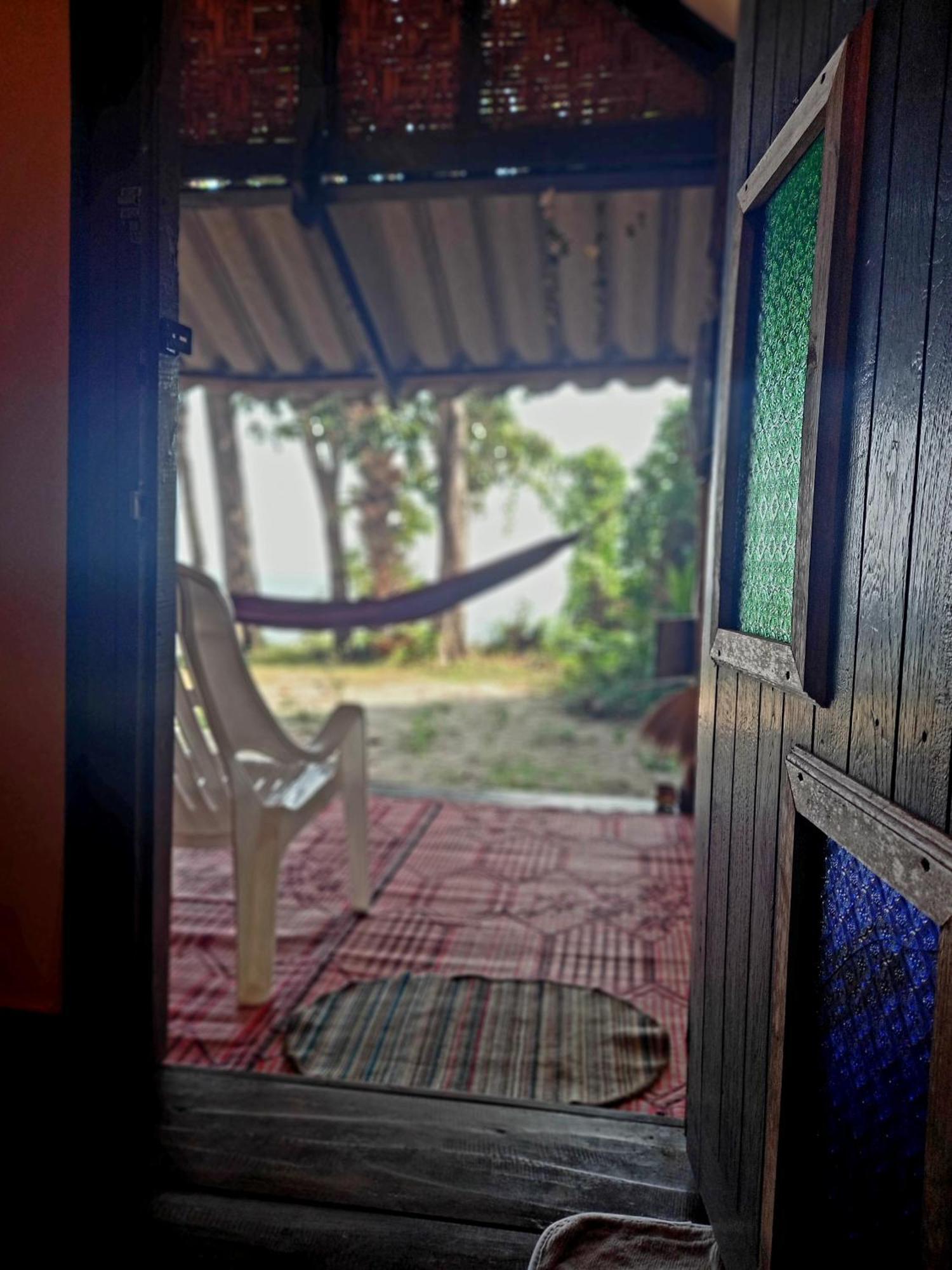 Sabai Sabai Beach Bungalows Koh Phayam Habitación foto