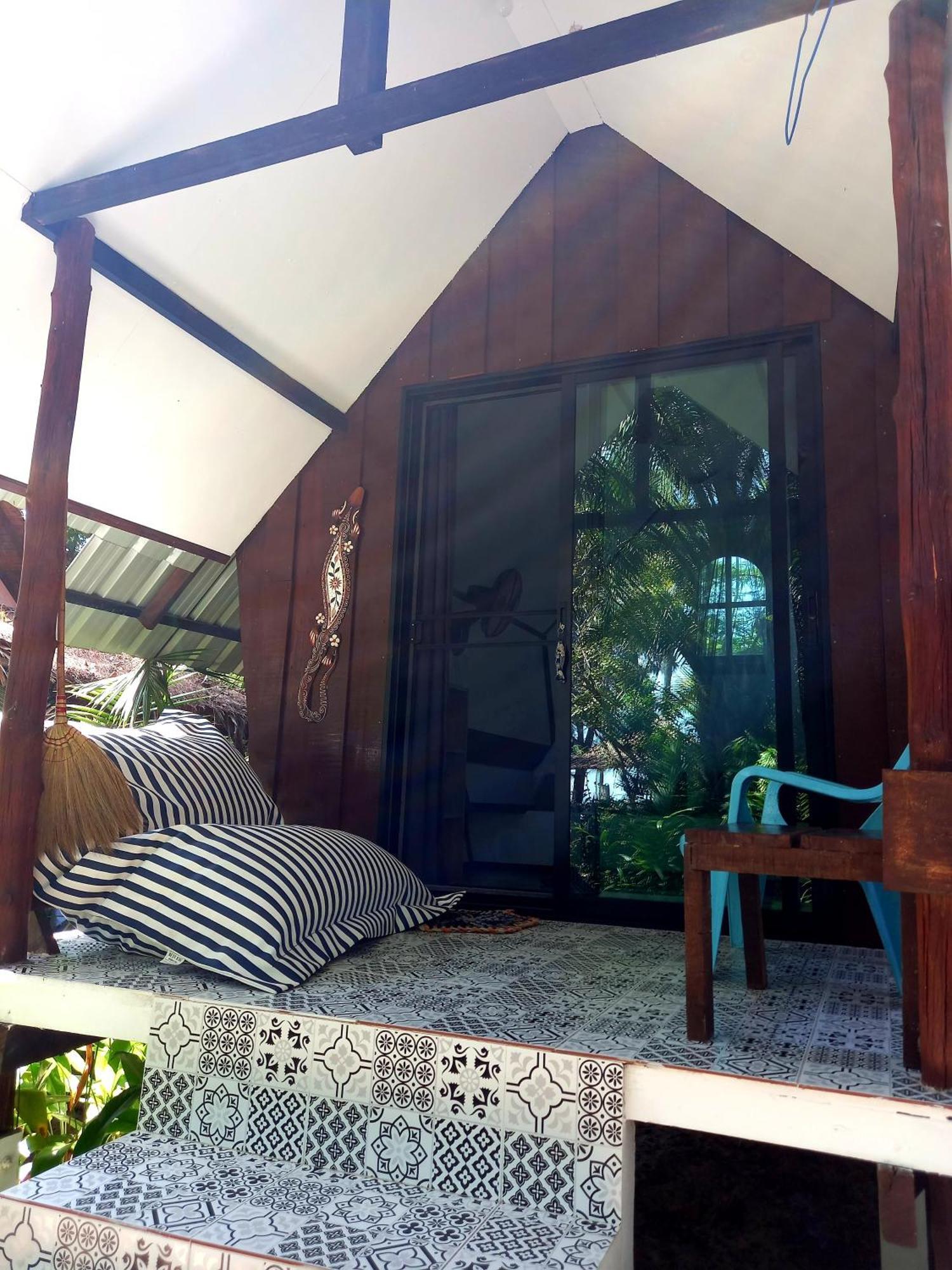 Sabai Sabai Beach Bungalows Koh Phayam Habitación foto