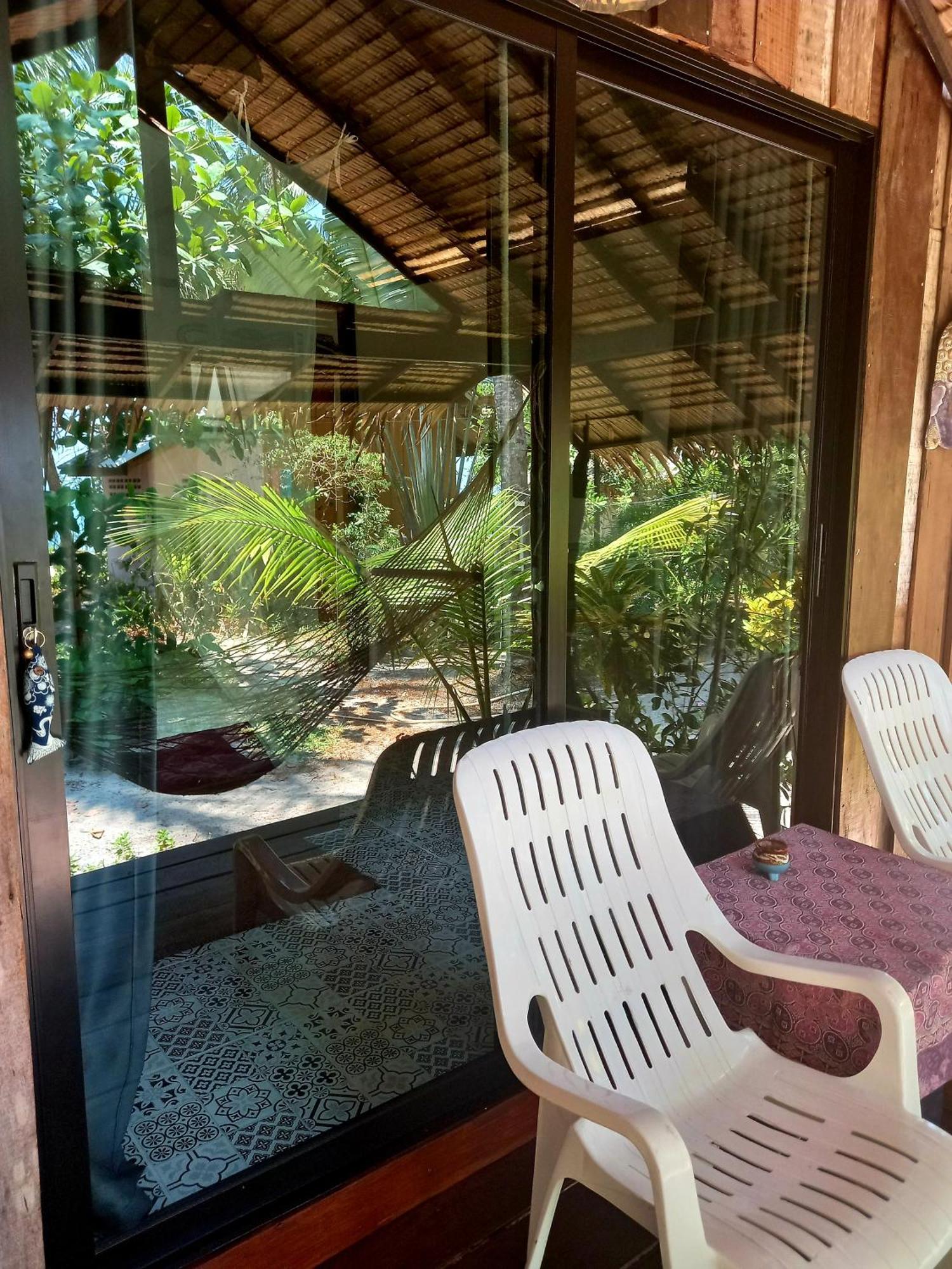 Sabai Sabai Beach Bungalows Koh Phayam Habitación foto