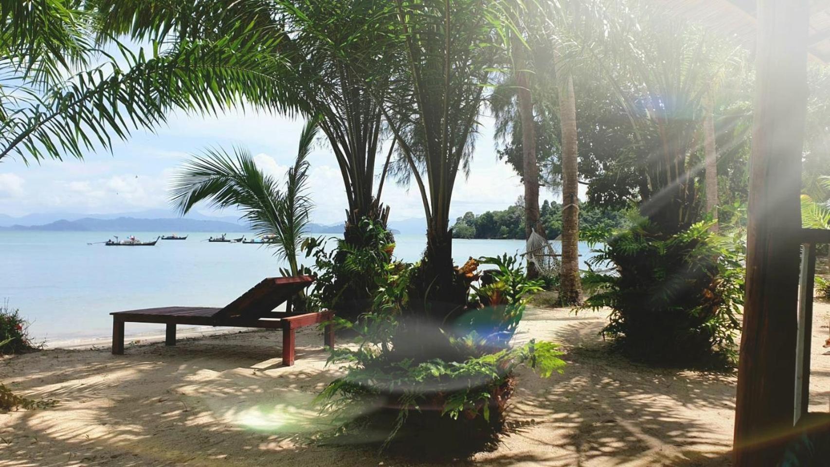 Sabai Sabai Beach Bungalows Koh Phayam Habitación foto